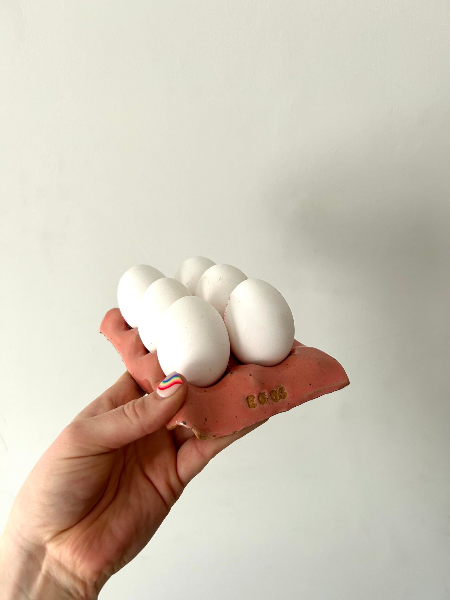 egg holder in pink