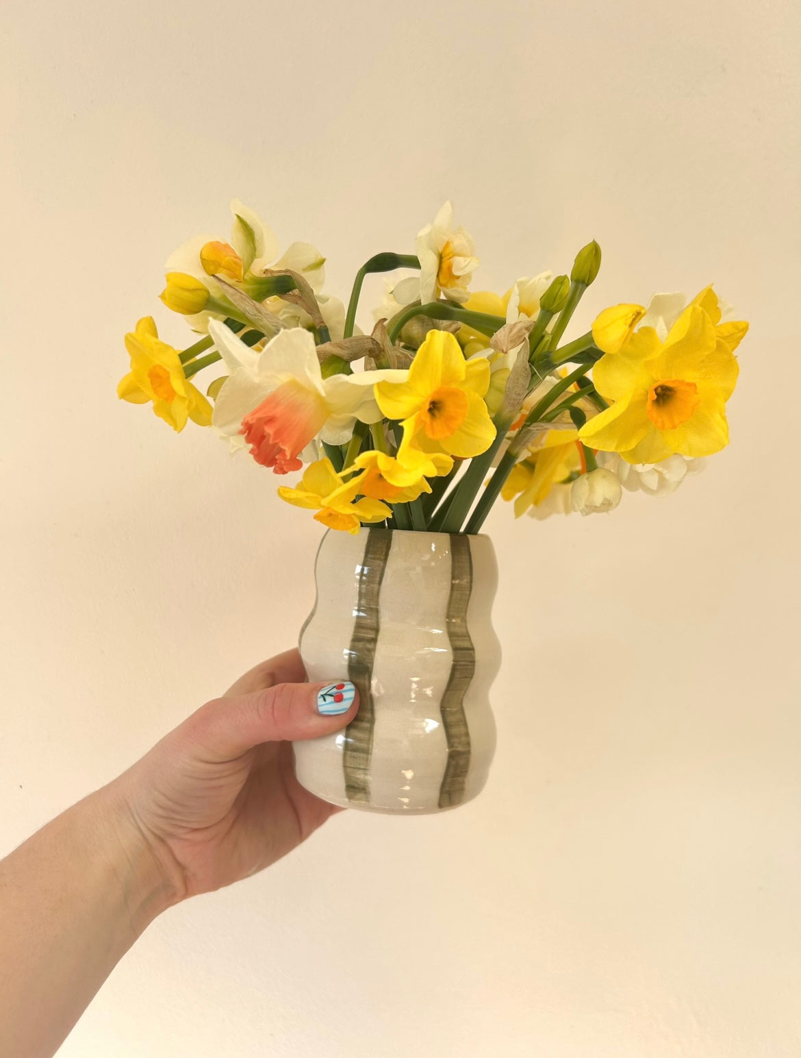 wavy bud vase